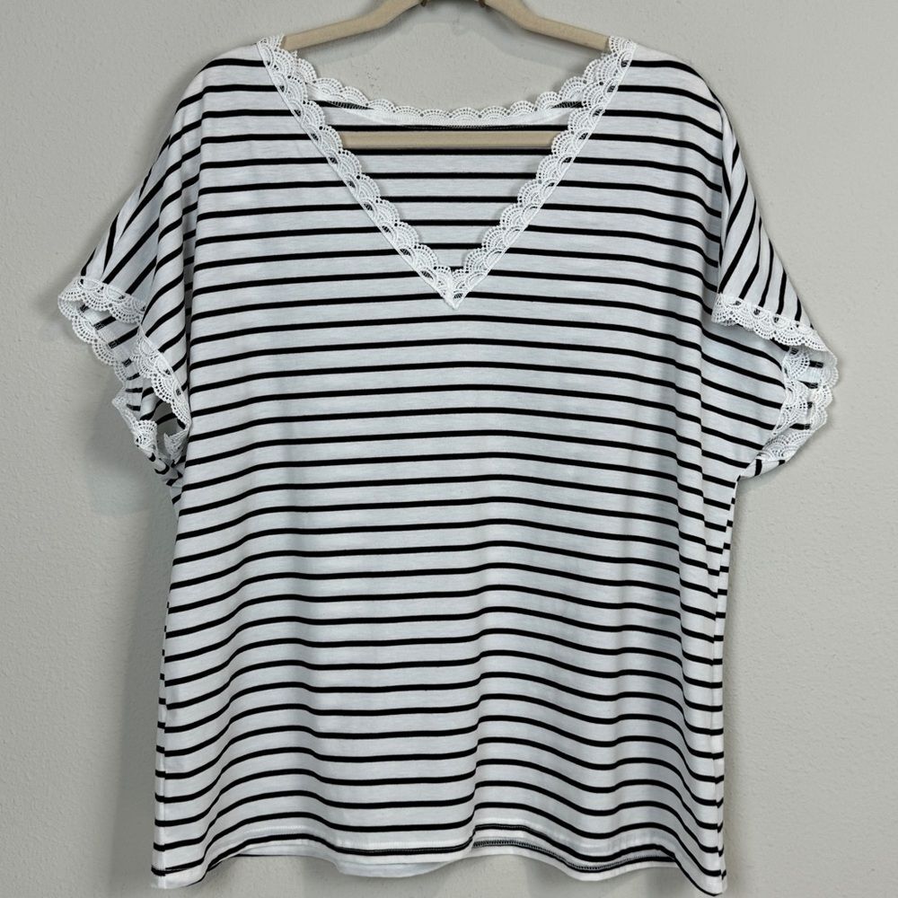 Temu Black White Striped Ace Trim T-shirt 2XL NWOT